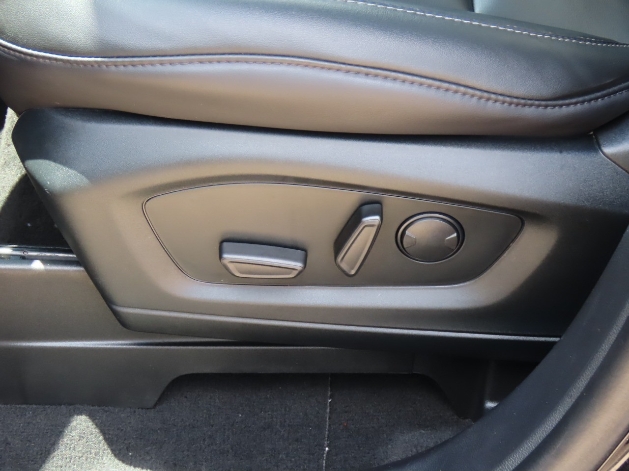 used 2022 Ford Explorer car, priced at $26,999