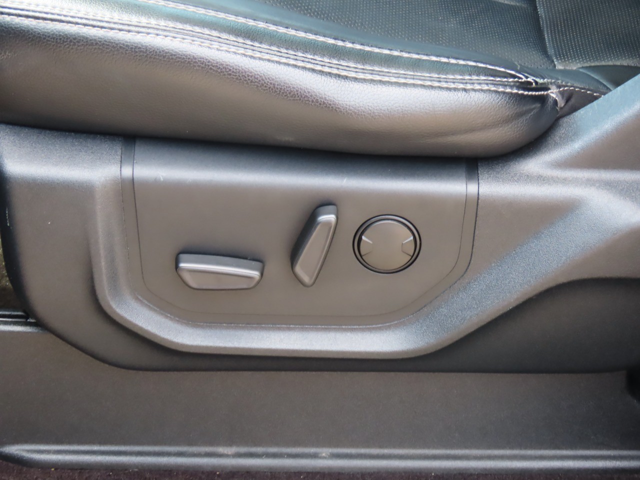 used 2020 Ford F-150 car, priced at $38,999
