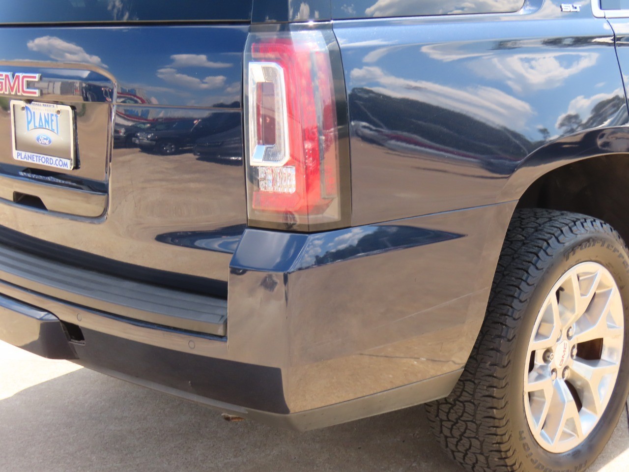 used 2017 GMC Yukon car, priced at $19,999