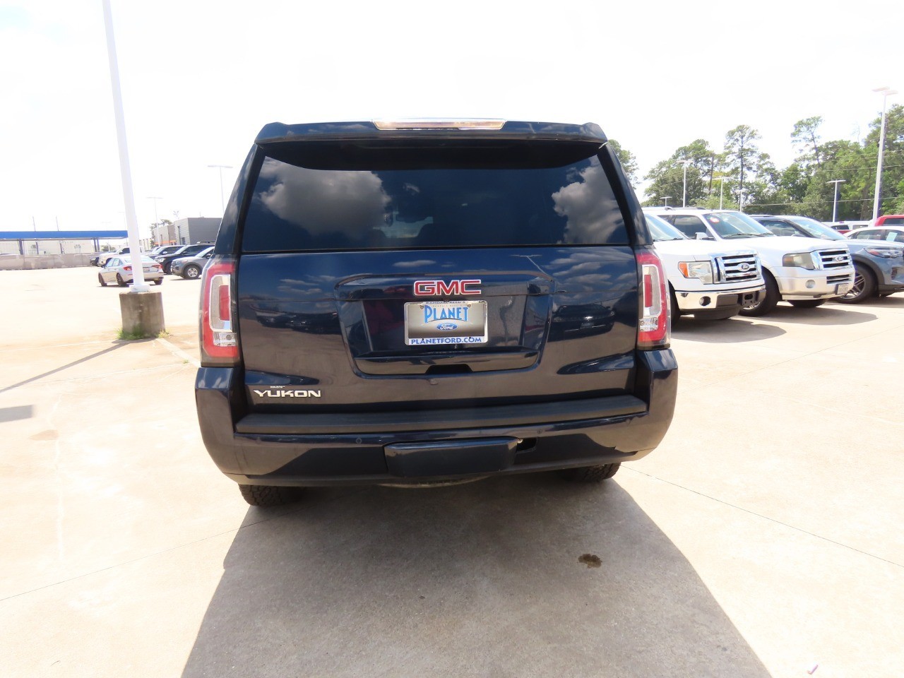 used 2017 GMC Yukon car, priced at $19,999