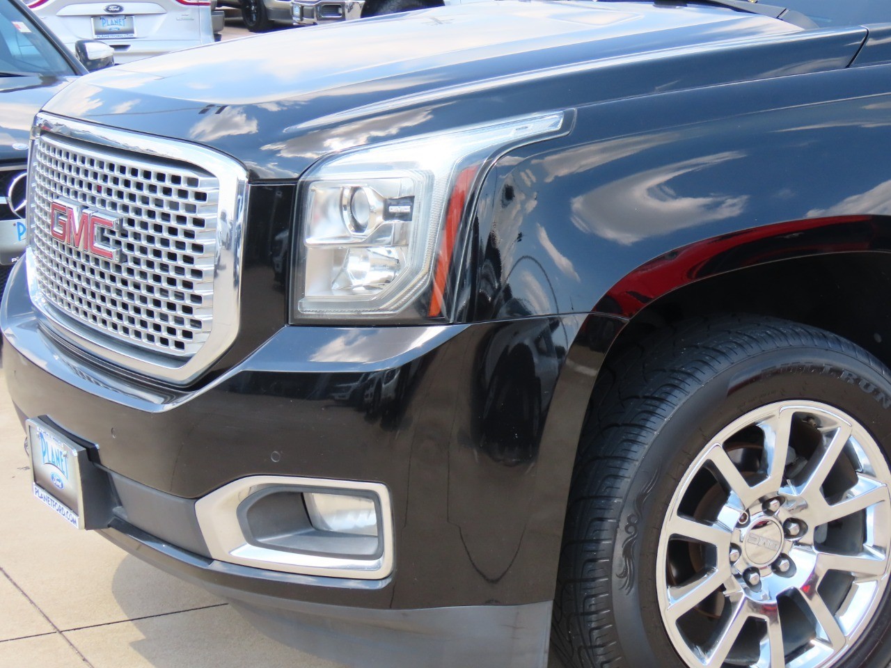 used 2017 GMC Yukon car, priced at $22,999