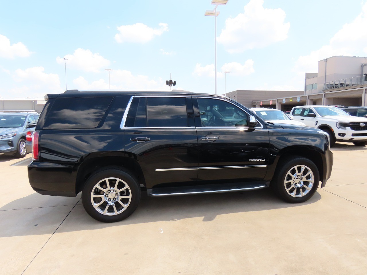 used 2017 GMC Yukon car, priced at $22,999