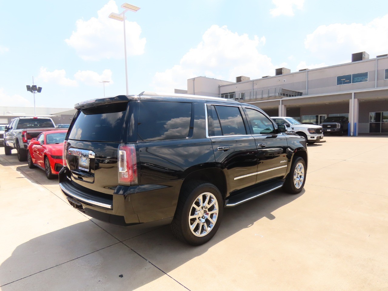 used 2017 GMC Yukon car, priced at $22,999
