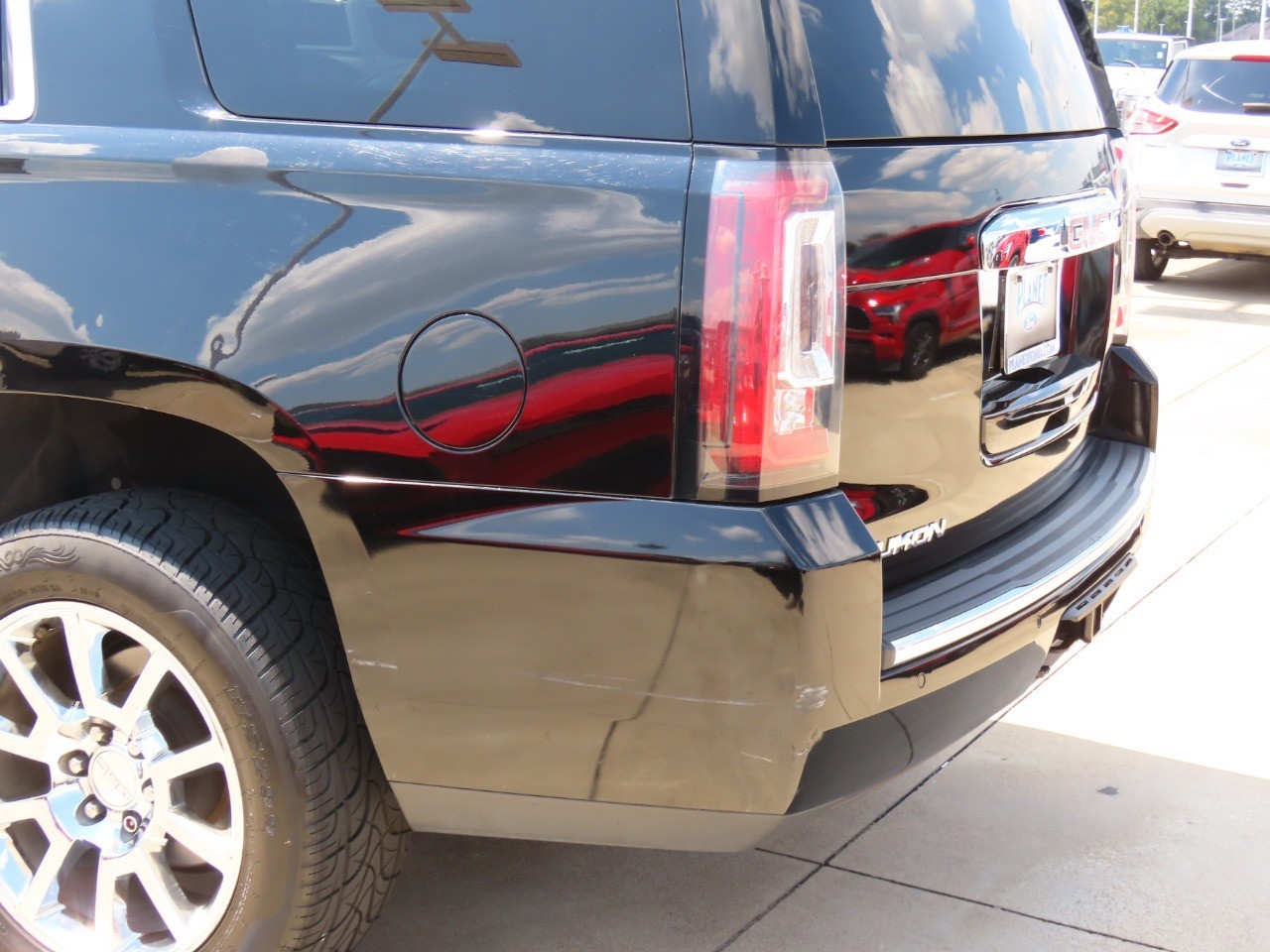 used 2017 GMC Yukon car, priced at $22,999