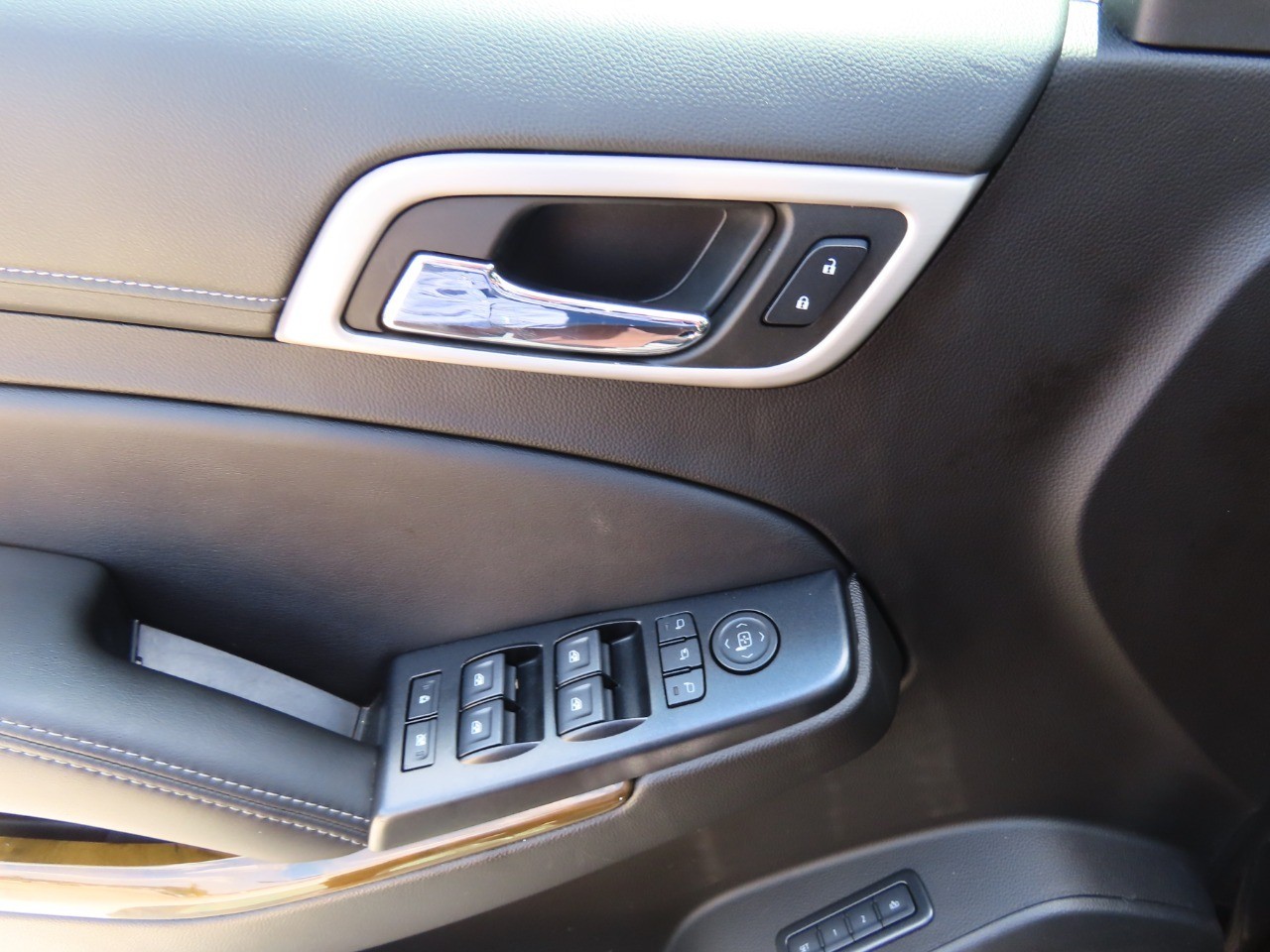 used 2017 GMC Yukon car, priced at $22,999