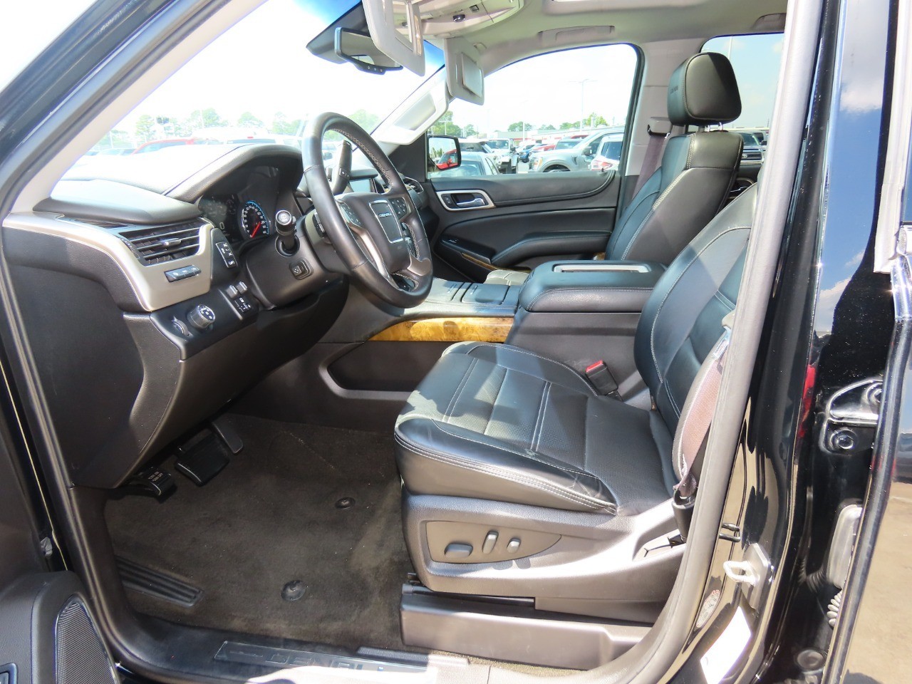 used 2017 GMC Yukon car, priced at $22,999