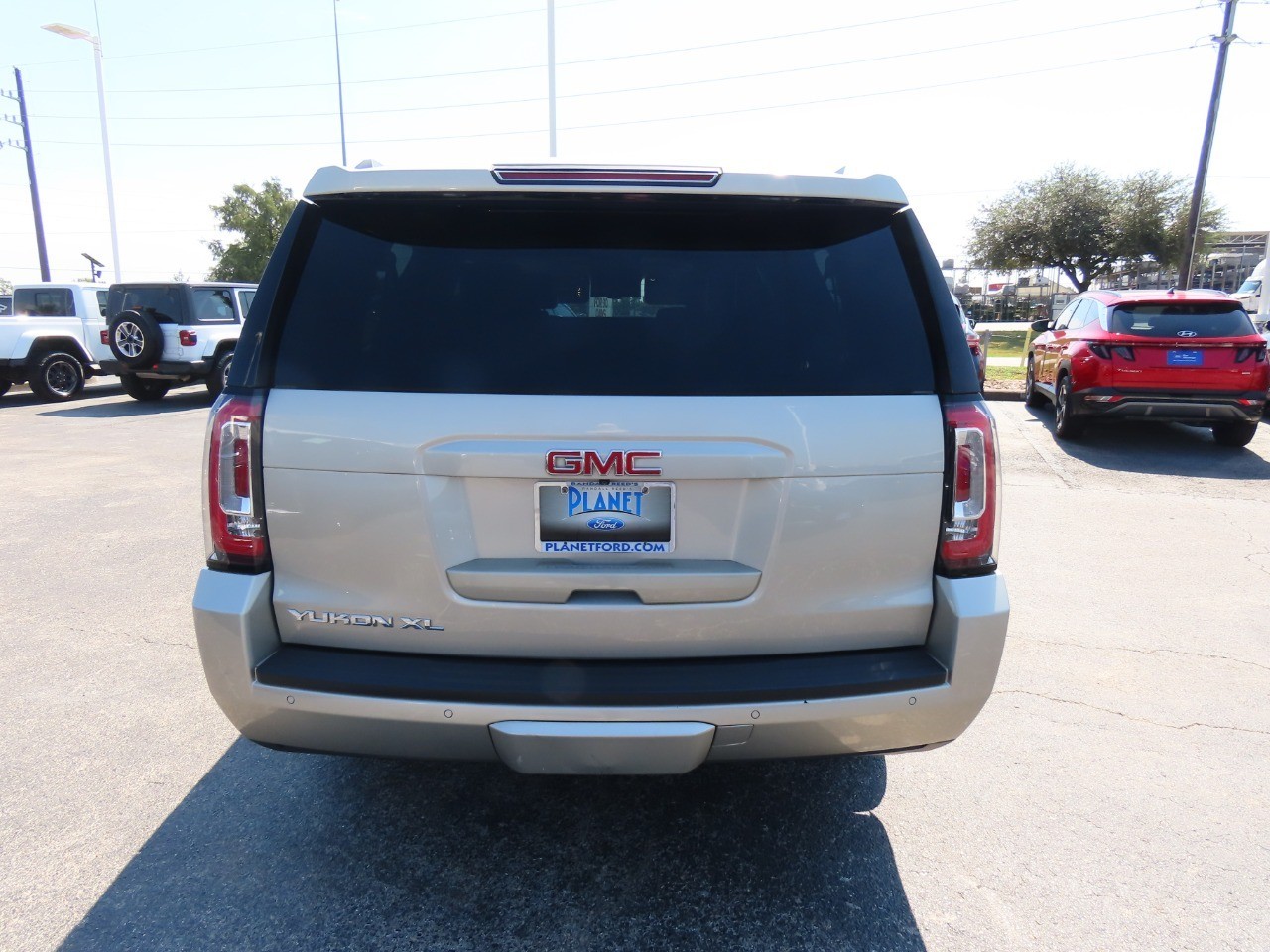 used 2015 GMC Yukon XL car, priced at $18,999