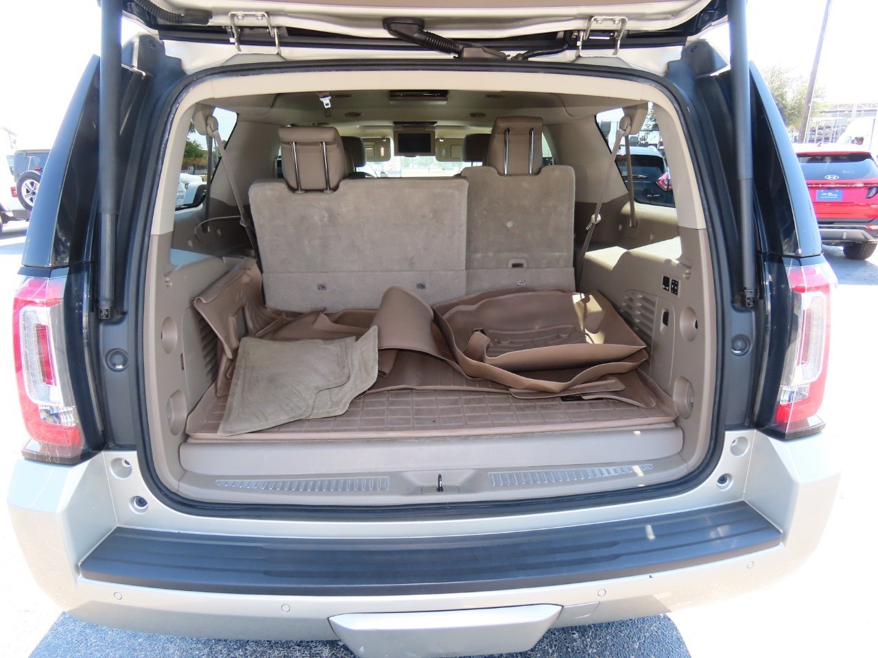used 2015 GMC Yukon XL car, priced at $18,999