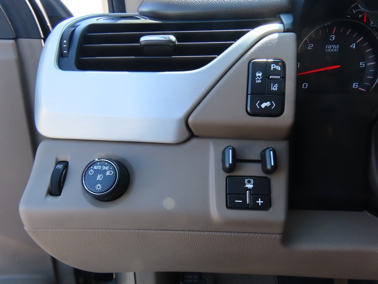 used 2015 GMC Yukon XL car, priced at $18,999