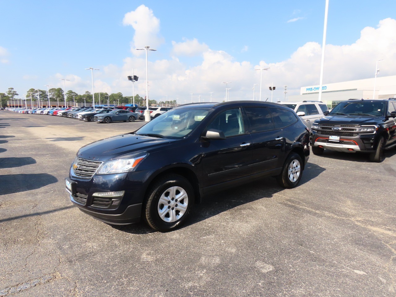 used 2015 Chevrolet Traverse car, priced at $8,999