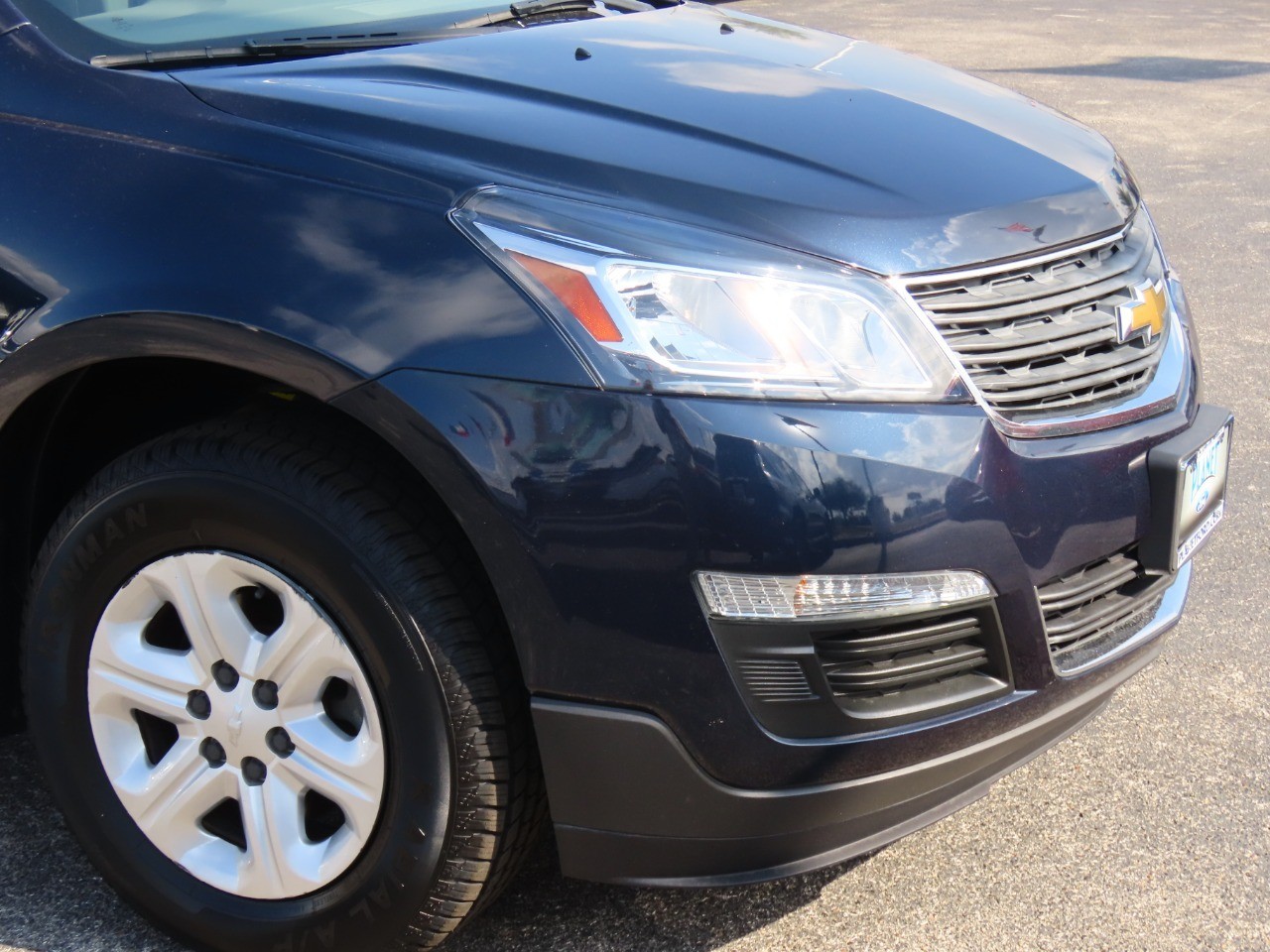 used 2015 Chevrolet Traverse car, priced at $8,999