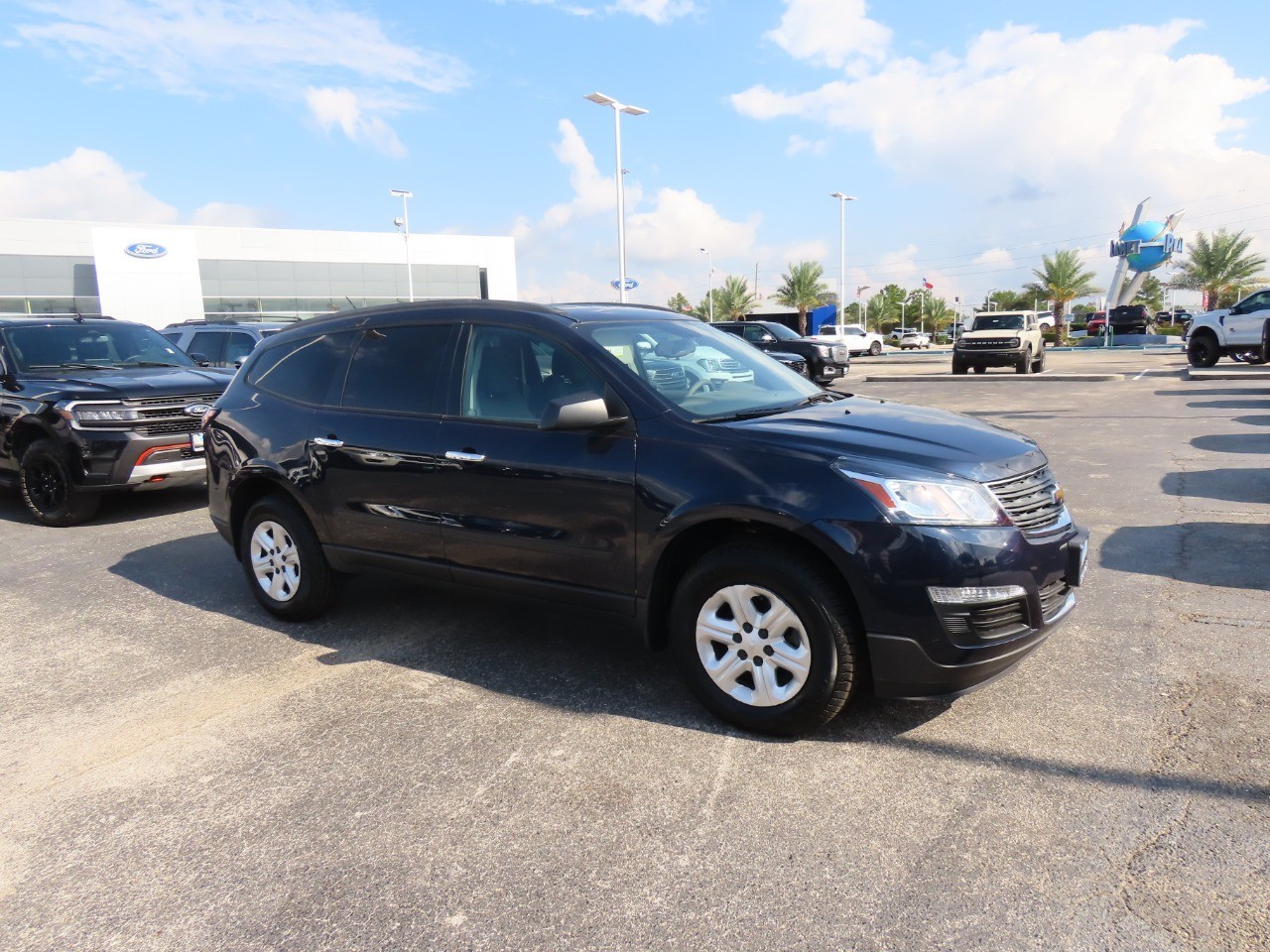 used 2015 Chevrolet Traverse car, priced at $8,999