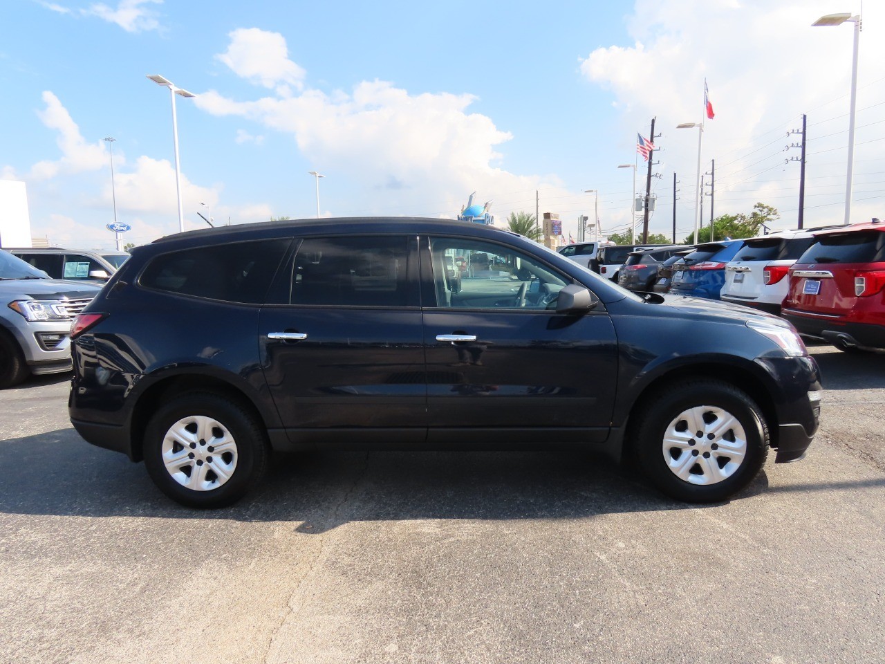used 2015 Chevrolet Traverse car, priced at $8,999