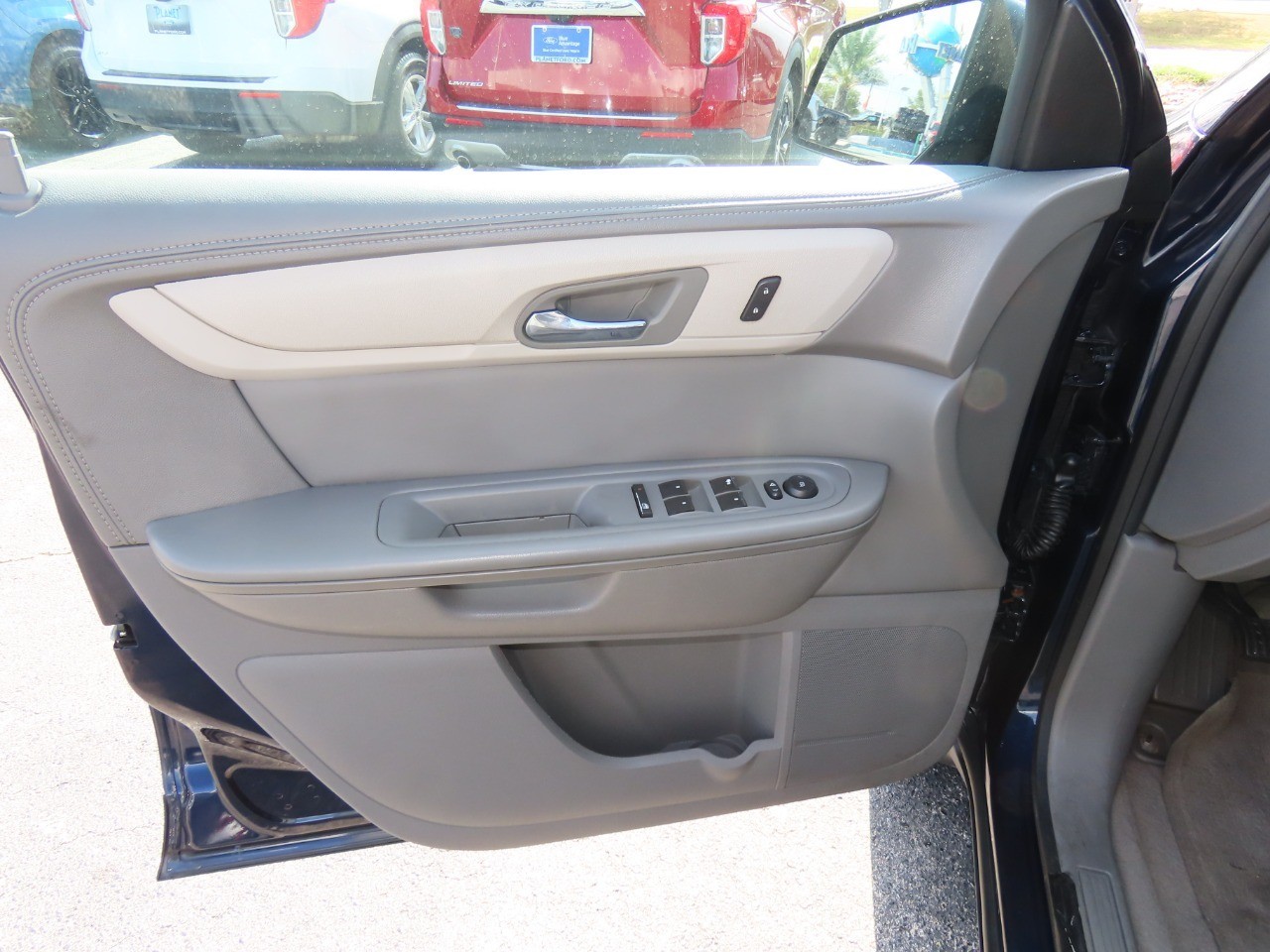 used 2015 Chevrolet Traverse car, priced at $8,999