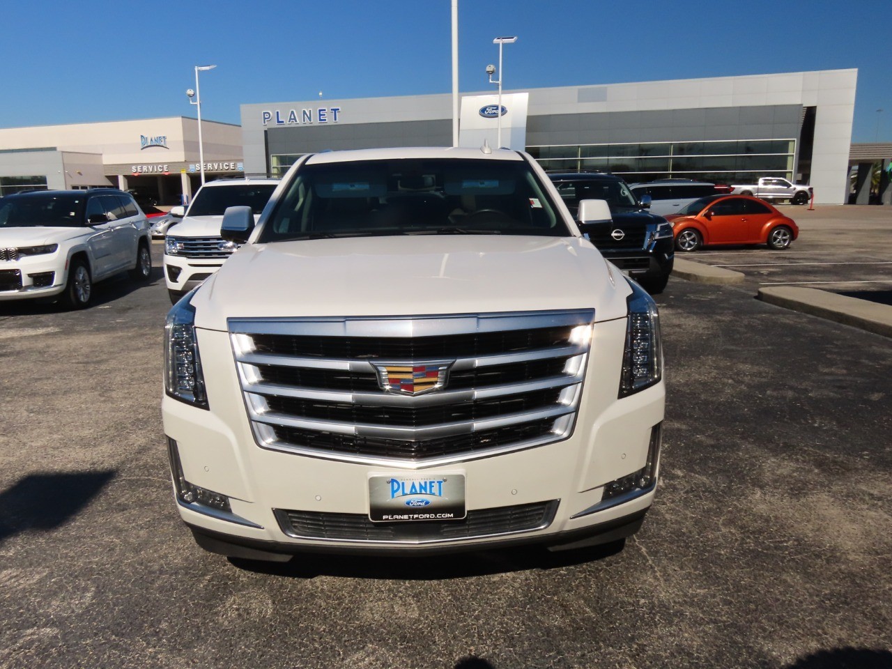 used 2017 Cadillac Escalade ESV car, priced at $15,999