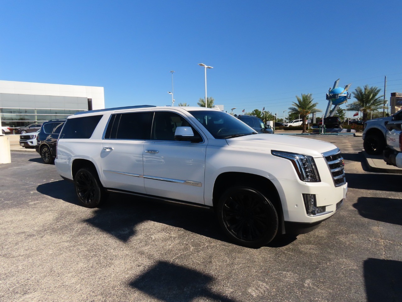 used 2017 Cadillac Escalade ESV car, priced at $15,999