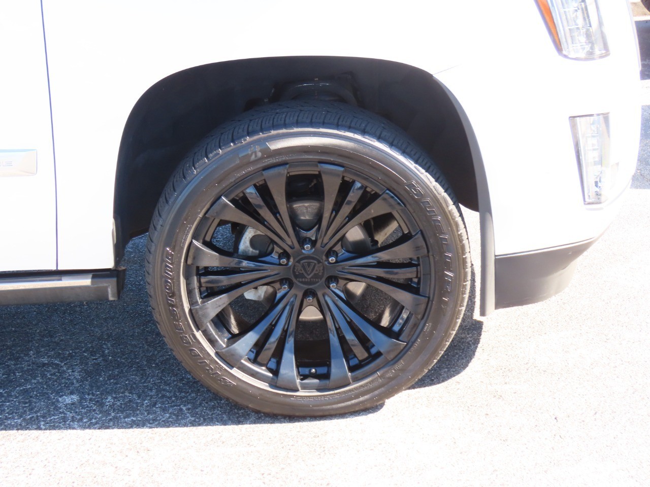 used 2017 Cadillac Escalade ESV car, priced at $15,999