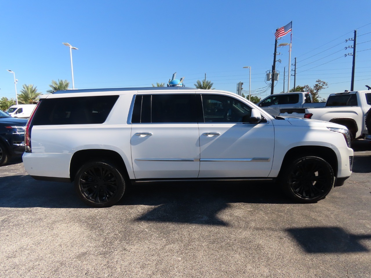 used 2017 Cadillac Escalade ESV car, priced at $15,999