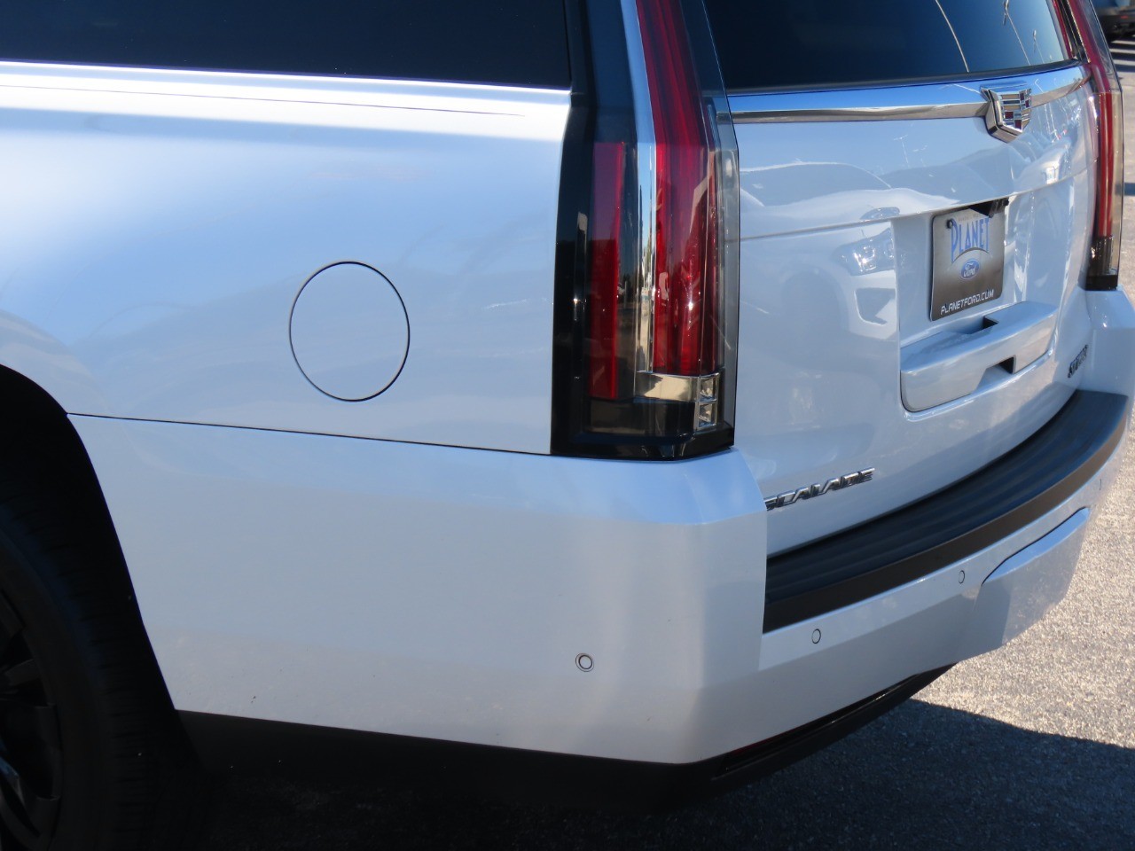 used 2017 Cadillac Escalade ESV car, priced at $15,999