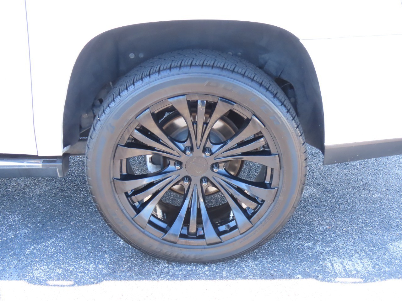 used 2017 Cadillac Escalade ESV car, priced at $15,999