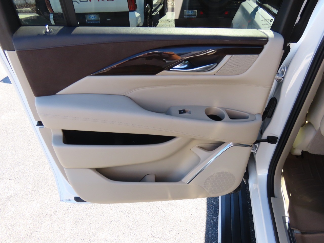 used 2017 Cadillac Escalade ESV car, priced at $15,999