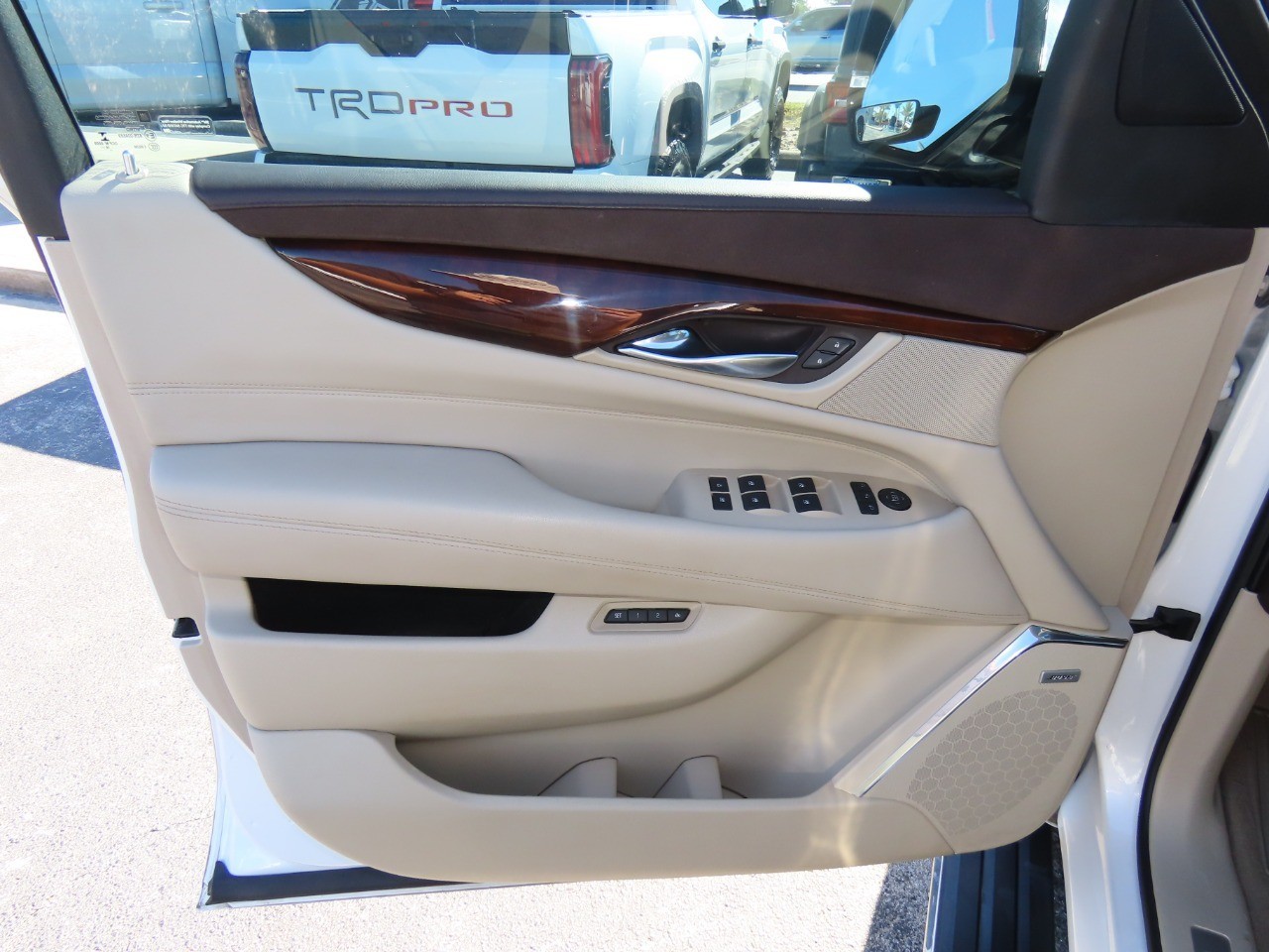 used 2017 Cadillac Escalade ESV car, priced at $15,999