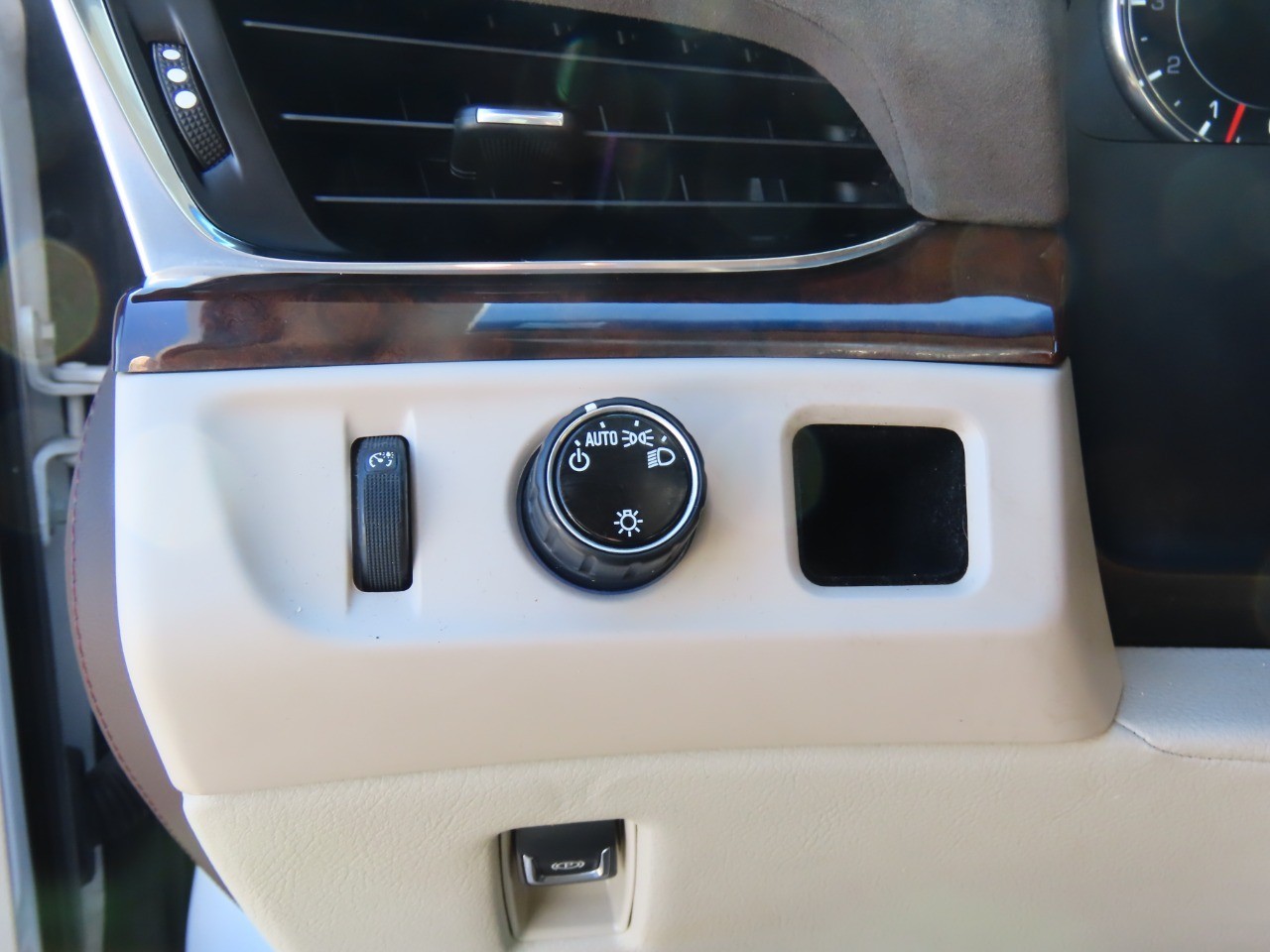 used 2017 Cadillac Escalade ESV car, priced at $15,999