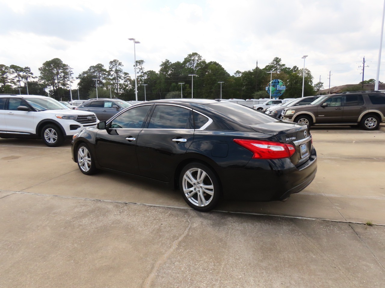used 2016 Nissan Altima car