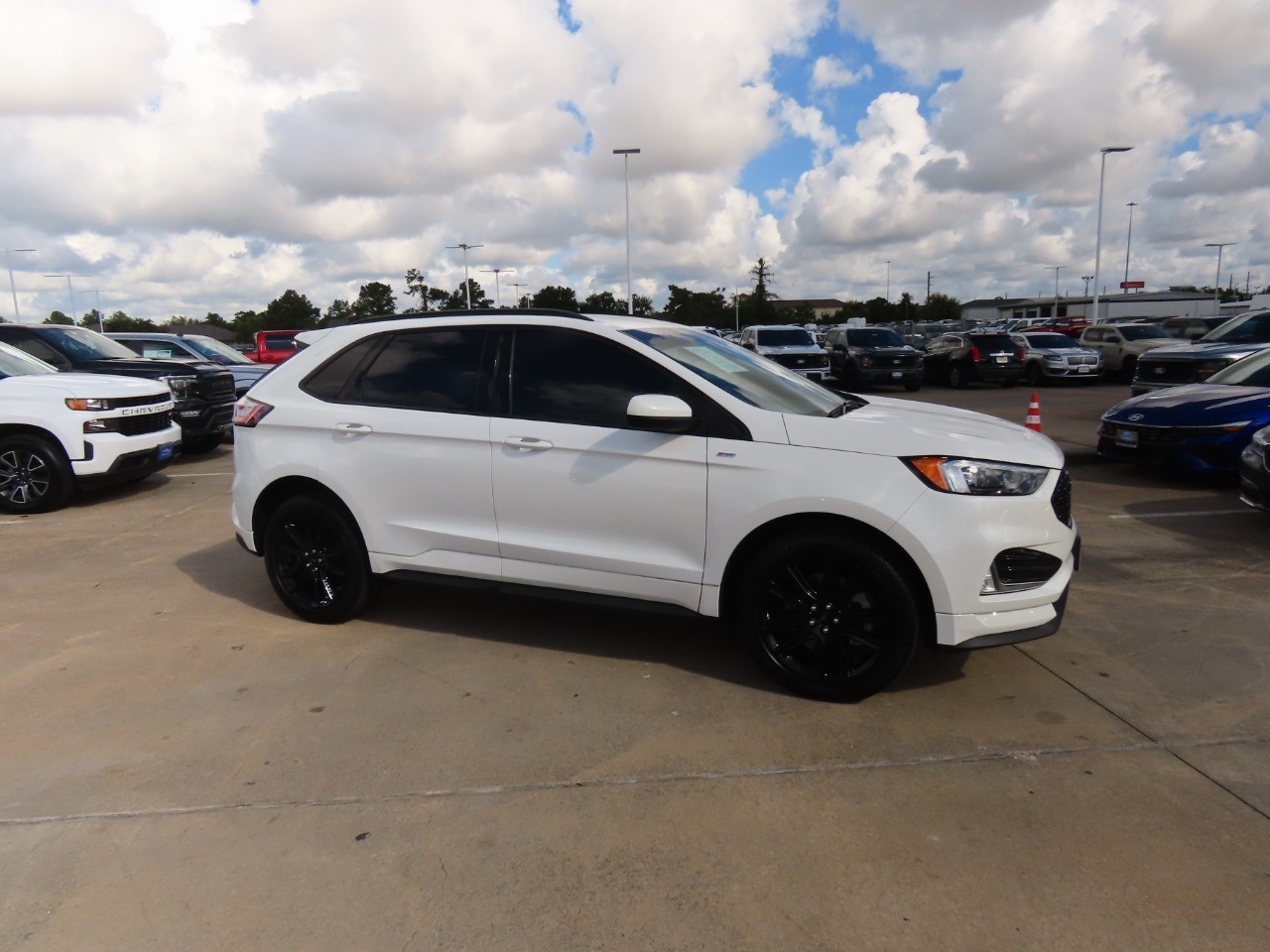 used 2024 Ford Edge car, priced at $32,999