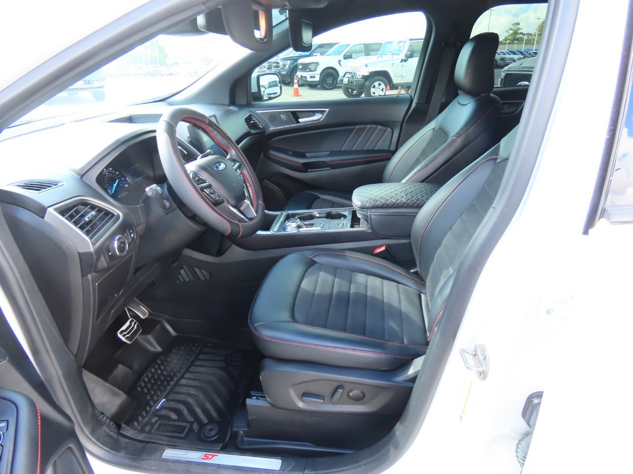 used 2024 Ford Edge car, priced at $32,999