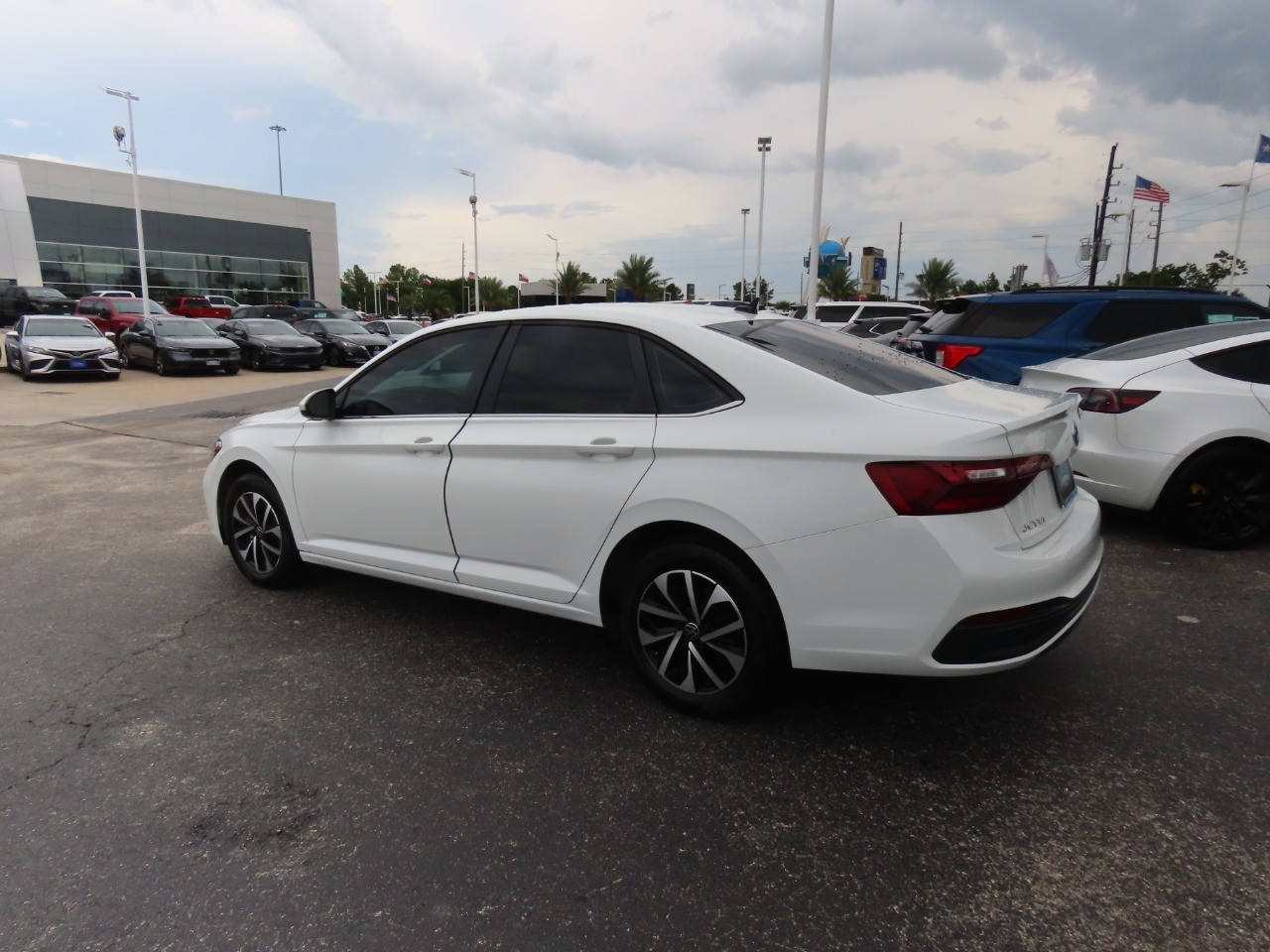 used 2024 Volkswagen Jetta car, priced at $18,999
