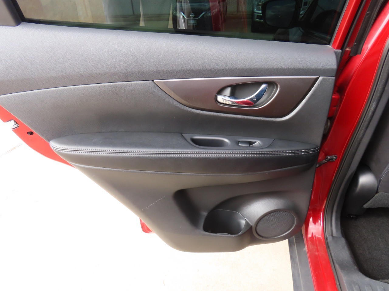 used 2014 Nissan Rogue car