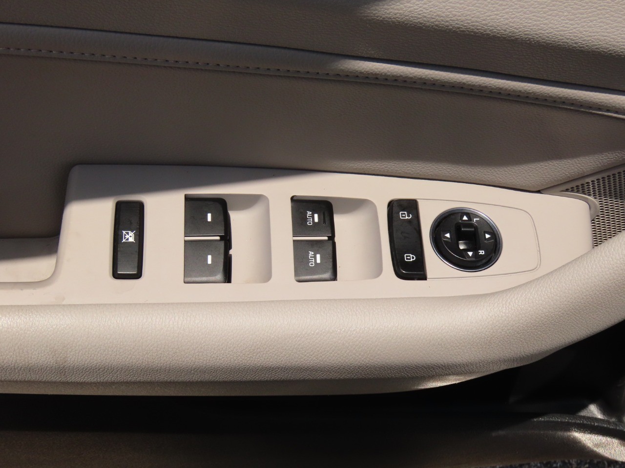 used 2015 Hyundai Sonata car, priced at $11,999