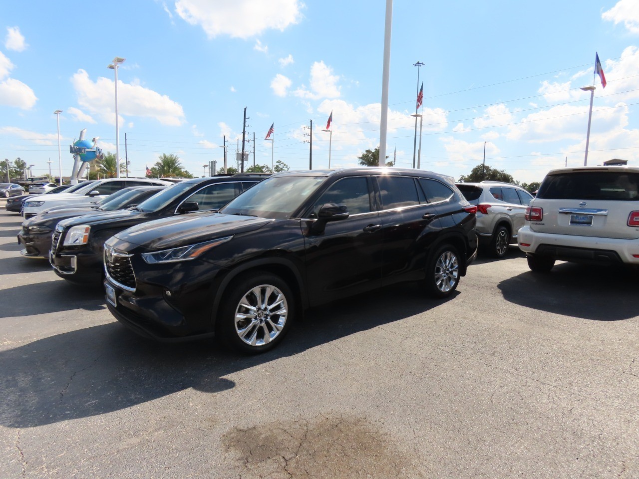 used 2020 Toyota Highlander car, priced at $20,999
