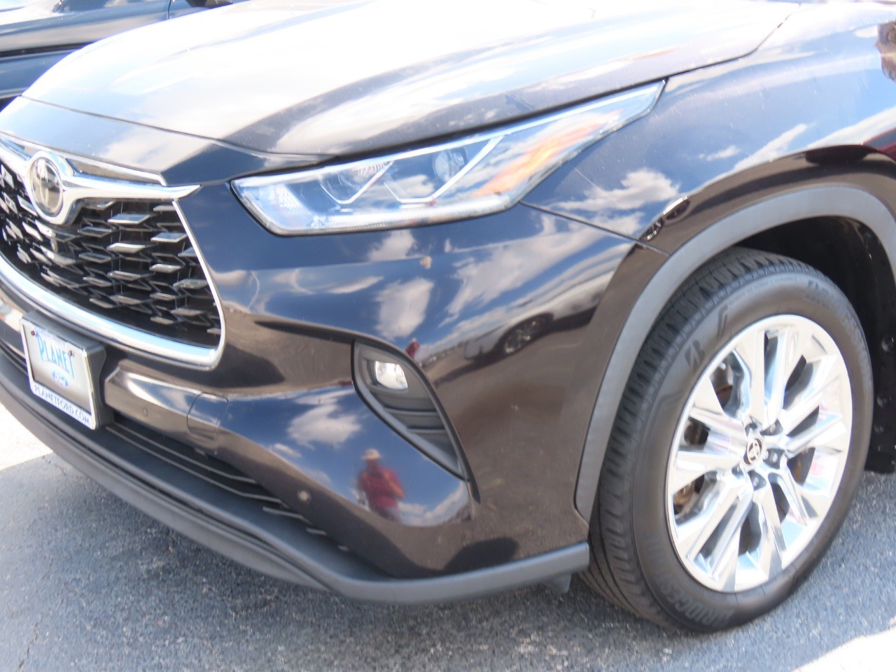 used 2020 Toyota Highlander car, priced at $20,999