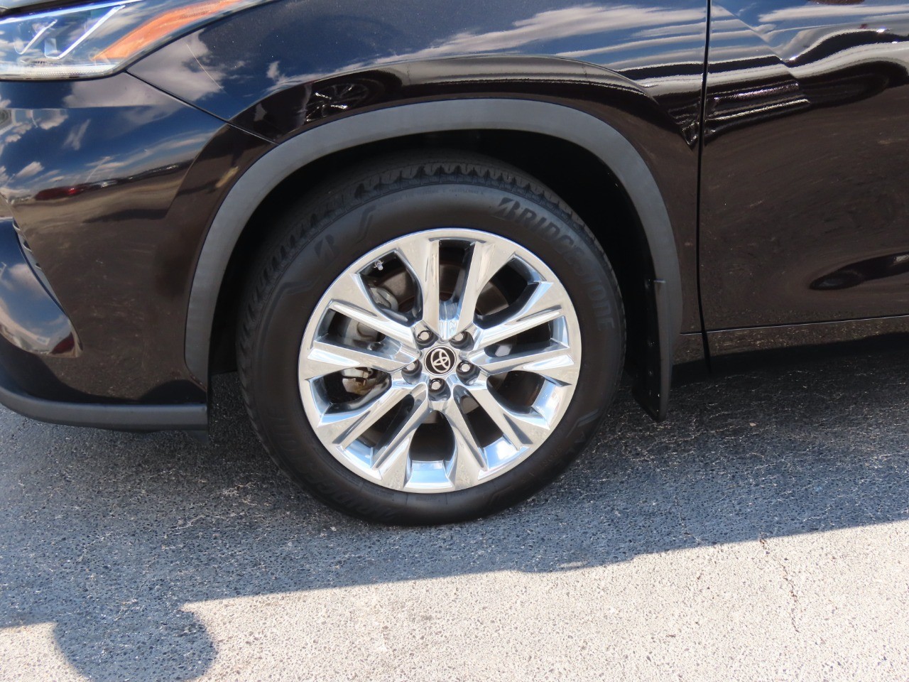 used 2020 Toyota Highlander car, priced at $20,999