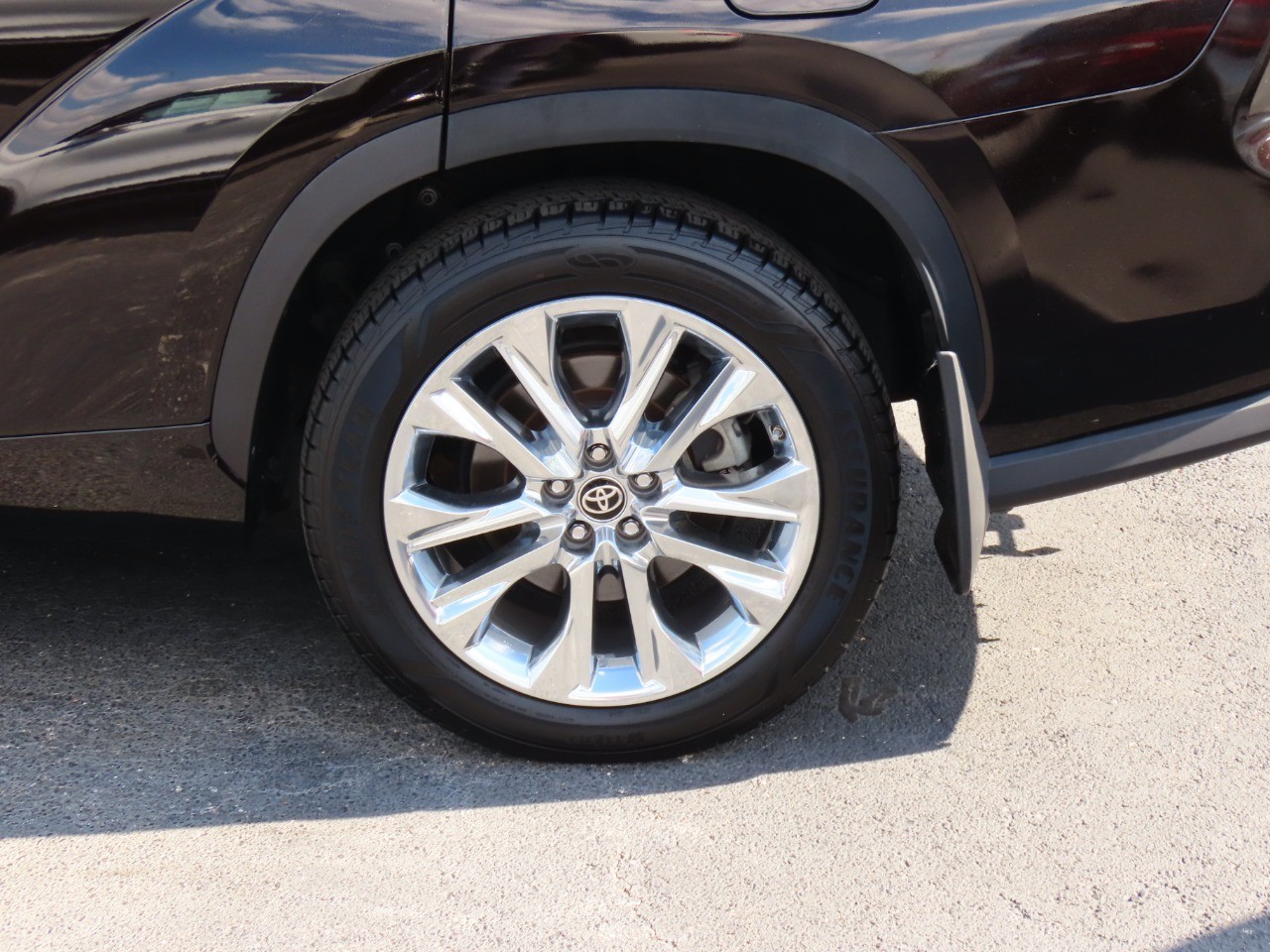 used 2020 Toyota Highlander car, priced at $20,999