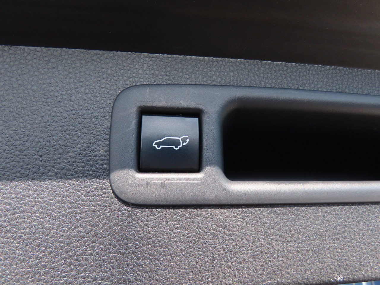 used 2020 Toyota Highlander car, priced at $20,999