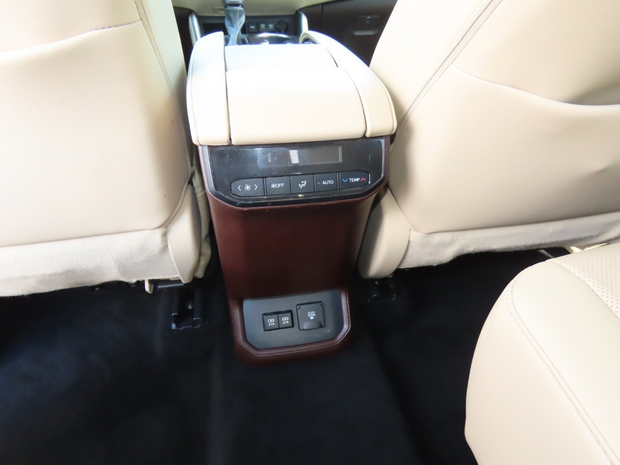 used 2020 Toyota Highlander car, priced at $20,999