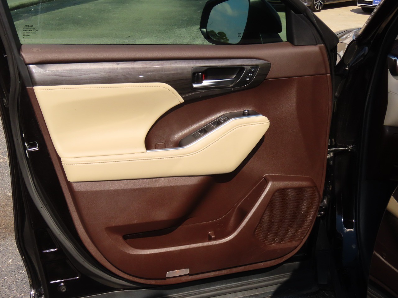 used 2020 Toyota Highlander car, priced at $20,999
