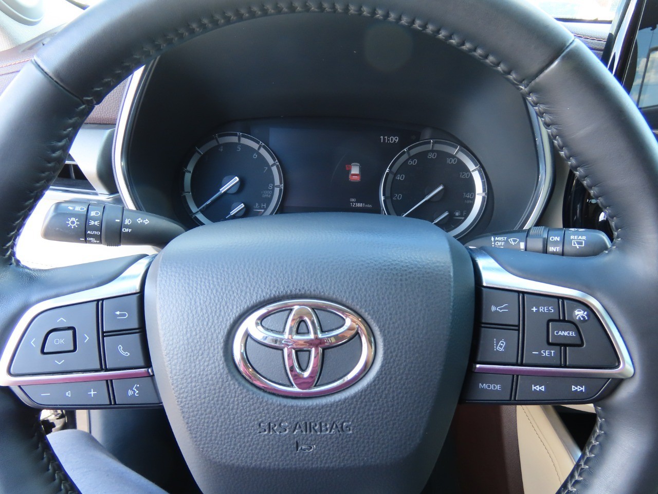 used 2020 Toyota Highlander car, priced at $20,999
