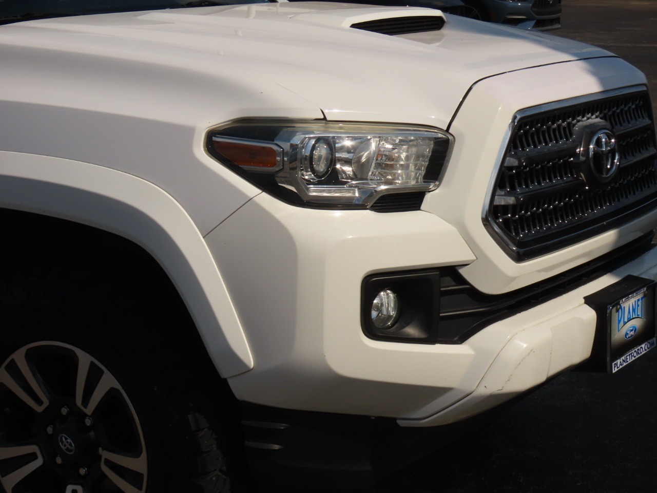 used 2016 Toyota Tacoma car, priced at $16,999