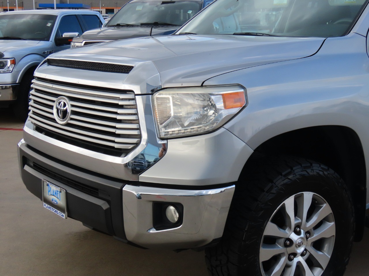 used 2014 Toyota Tundra 2WD Truck car, priced at $16,999