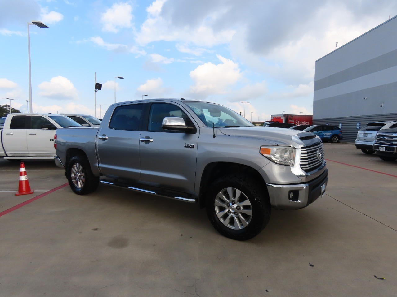 used 2014 Toyota Tundra 2WD Truck car, priced at $16,999
