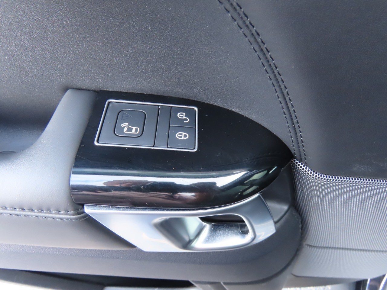 used 2019 Land Rover Range Rover Sport car, priced at $23,999