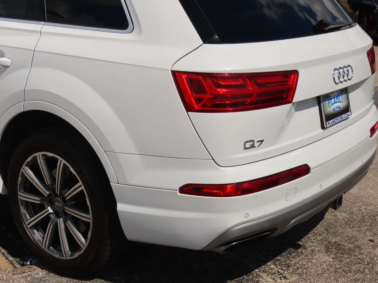 used 2018 Audi Q7 car, priced at $17,999