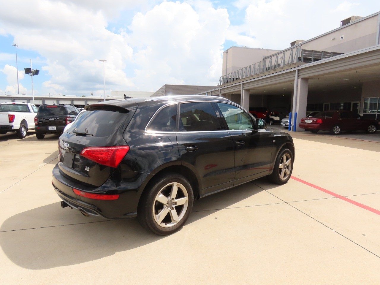used 2011 Audi Q5 car, priced at $3,999