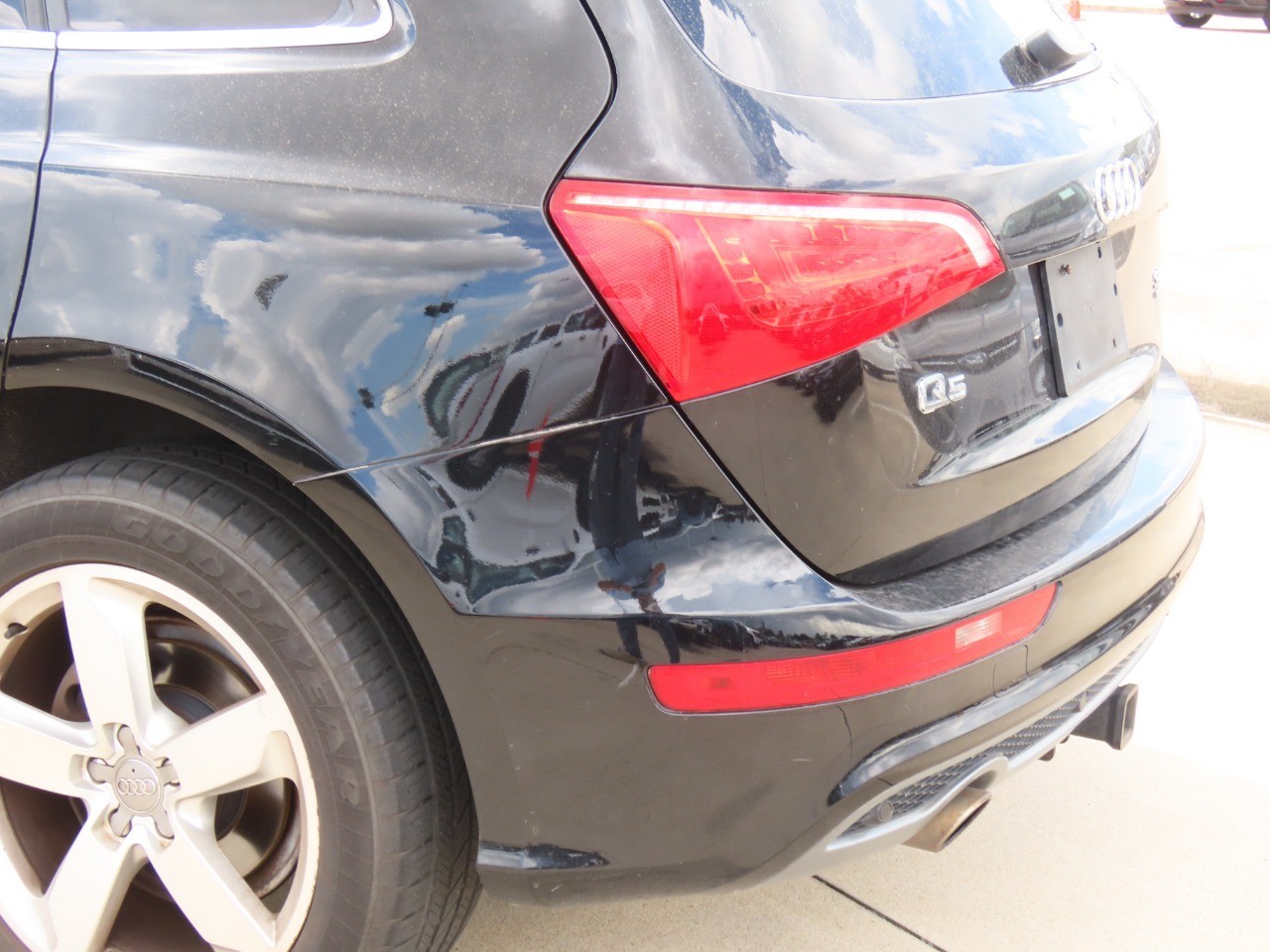 used 2011 Audi Q5 car, priced at $3,999
