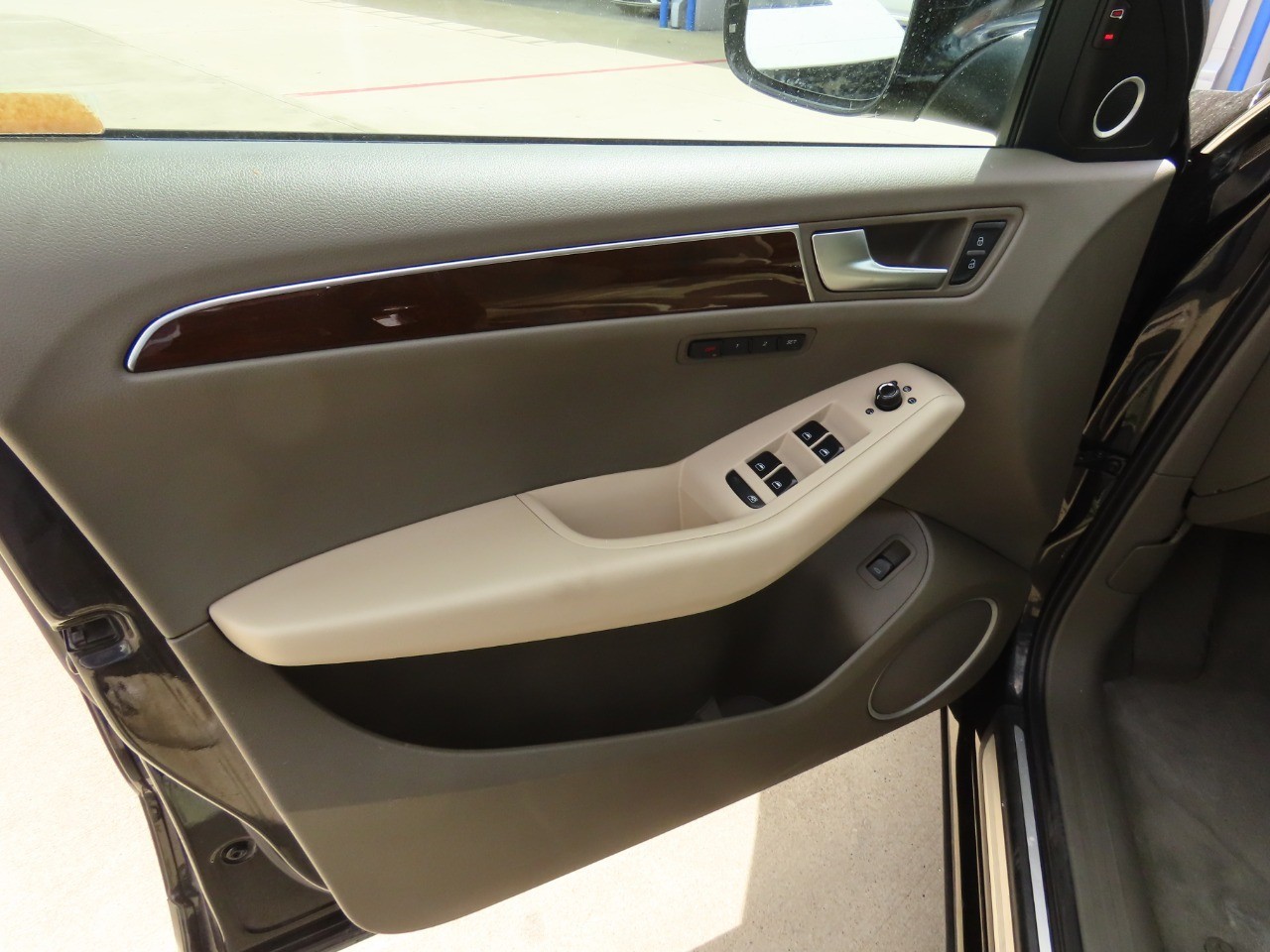used 2011 Audi Q5 car, priced at $3,999